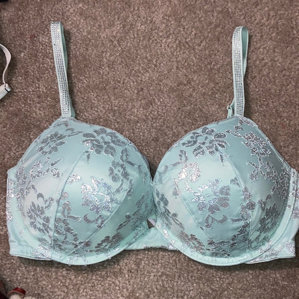 Victoria’s Secret mint & silver Dream Angels All over lace push up bra